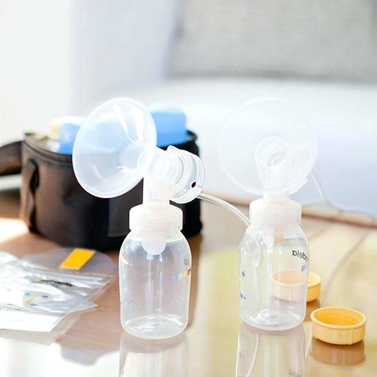 8 Tips For Working Moms Who Pump Breast Milk
